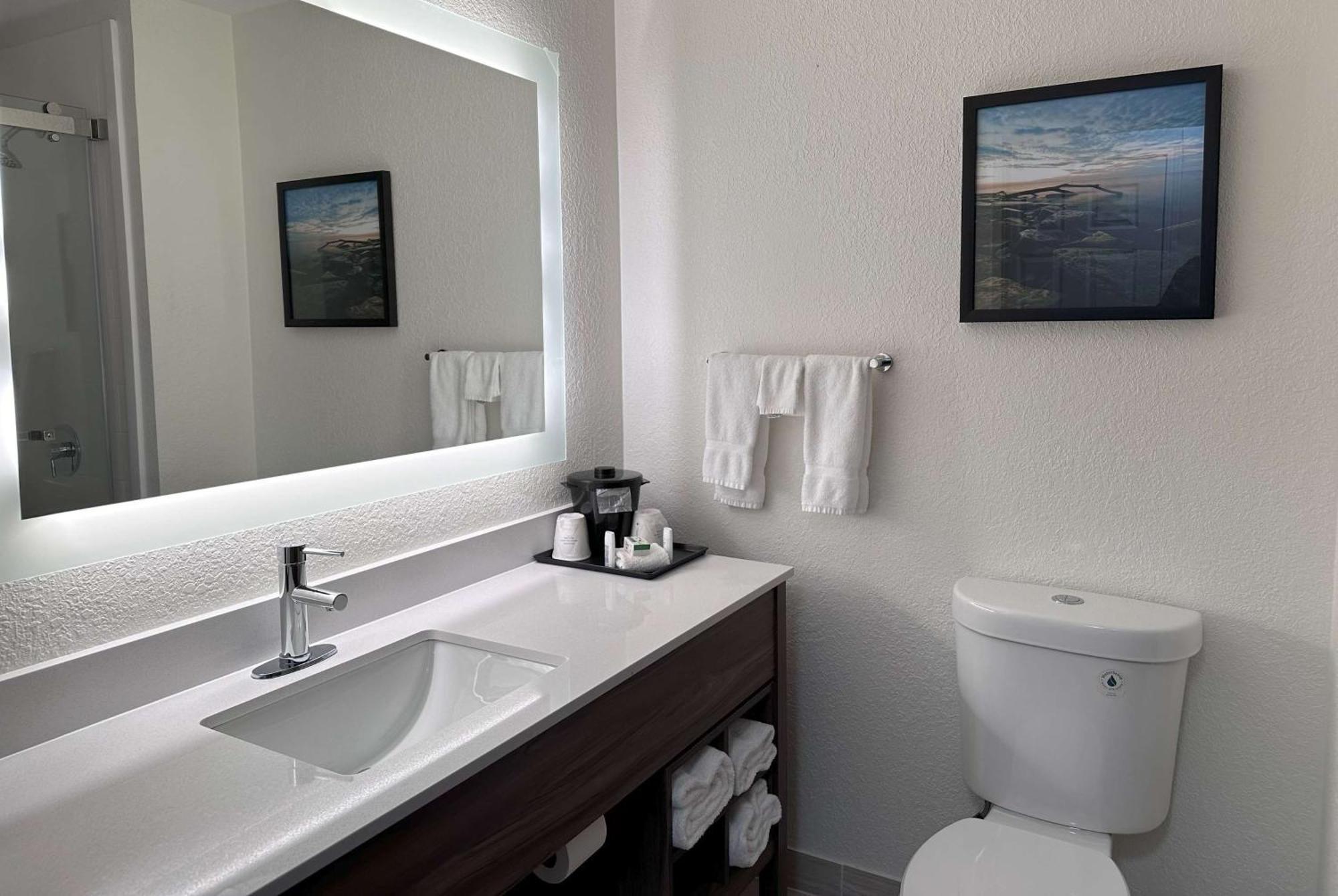 La Quinta By Wyndham Milwaukee Sw New Berlin Exterior foto