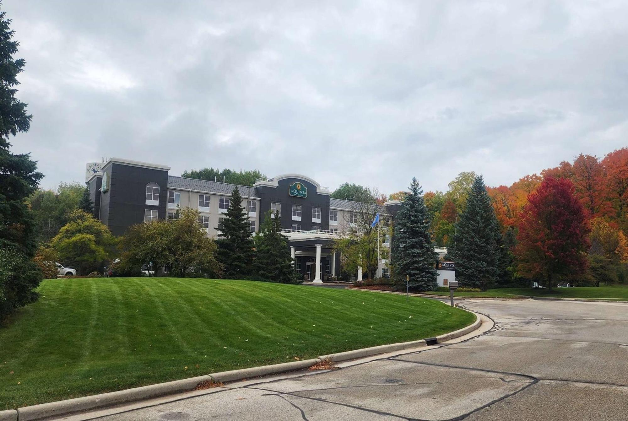 La Quinta By Wyndham Milwaukee Sw New Berlin Exterior foto