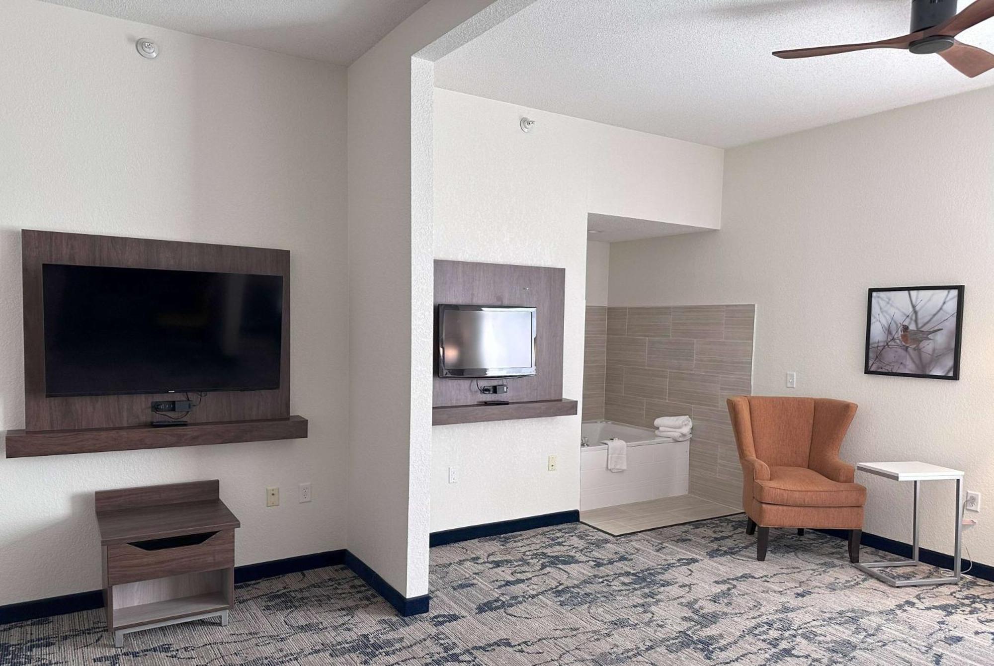 La Quinta By Wyndham Milwaukee Sw New Berlin Exterior foto